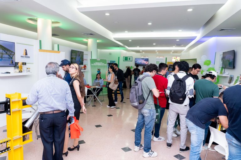 Estands en el salon Hormiga